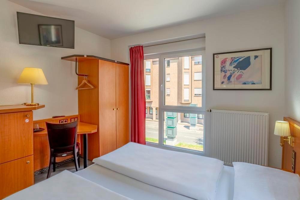 Heilbronner Hotel Am Schoenen Theater Ngoại thất bức ảnh