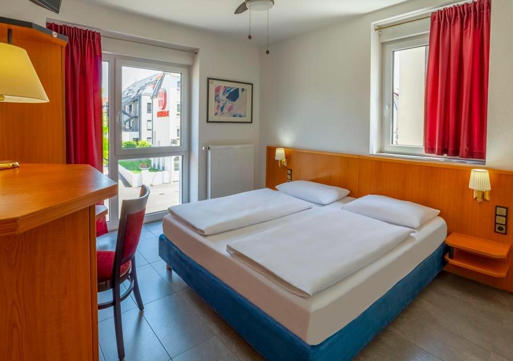 Heilbronner Hotel Am Schoenen Theater Ngoại thất bức ảnh